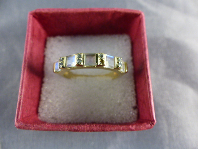 Moonstone ring set in 9ct Gold, Weight 2.8g, size O - Image 2 of 3