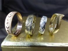 4 x 9ct Gold Wedding Band style rings - (1) approx 5mm wide White Gold decorated with 'stars' in a