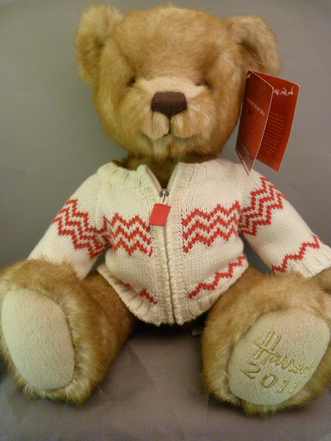 Five various collectible Harrods Teddy Bears - Harrods 2010, Harrods 2012, Harrods 2011, Harrods - Image 2 of 15