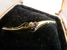 15ct Gold Art Nouveau Diamond, Sapphire and Ruby Brooch, measuring approx 45.35mm x 8.35mm and is