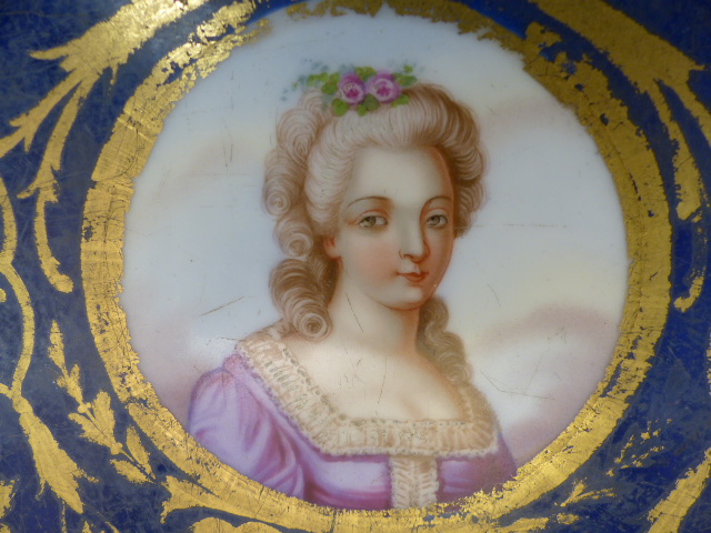 SEVRES - Large Antique French Sevres charger depicting Louis XVI and his wives. Stamped Verso by the - Image 7 of 13