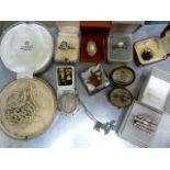 Collection of vintage costume jewellery to include 6 rings, pair of cufflinks and an Asprey box with
