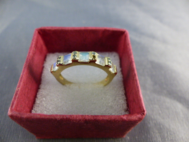 Moonstone ring set in 9ct Gold, Weight 2.8g, size O - Image 3 of 3