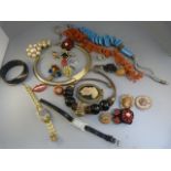 Small quantity of modern costume jewellery