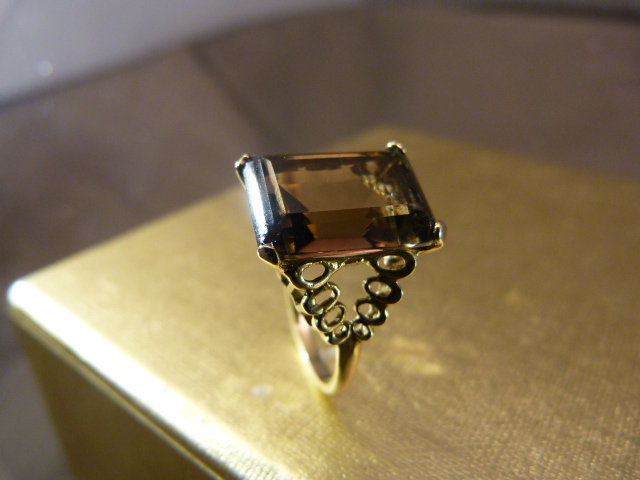 9ct Gold ring by SJ, contemporary design from 1977. Set with an approx 5carat Emerald Smokey - Image 2 of 4
