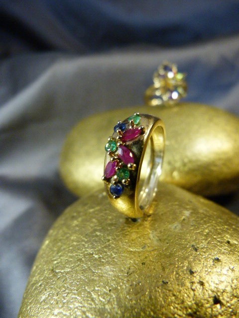 Two 9ct Gold multi gem stone rings by QVC. (1) 7 Marquis shaped stones set with 3 small accent - Image 8 of 8