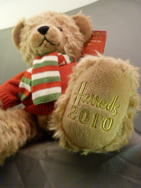 Five various collectible Harrods Teddy Bears - Harrods 2010, Harrods 2012, Harrods 2011, Harrods - Image 5 of 15