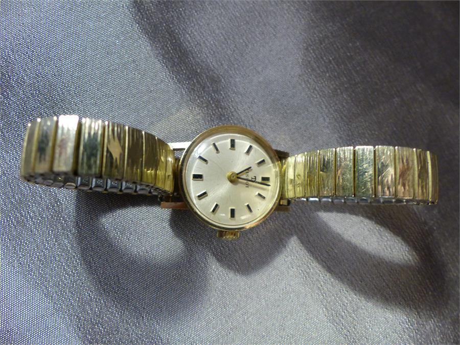 9ct Gold Tissot ladies wrist watch - strap is plated. Along with a Lorus ladies wrist watch - Image 3 of 3