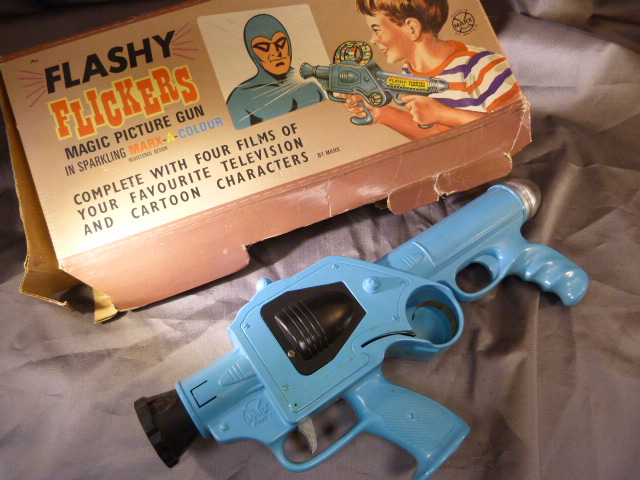 Mid Century Toy's - Flashy Flicker's Magic picture gun and a Computacar by Mettoy - Image 4 of 6