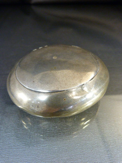 Three hallmarked silver items to include a pebble shaped snuff case and two silver pots. total - Image 19 of 19