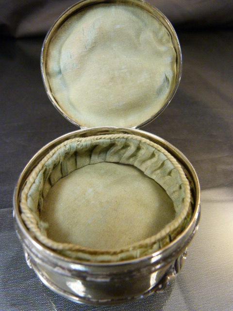 Three hallmarked silver items to include a pebble shaped snuff case and two silver pots. total - Image 4 of 19