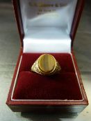 Vintage 9ct Gold Gents Tigers eye Signet ring. The oval Tigers eye measures approx 11.7mm x 9.7mm