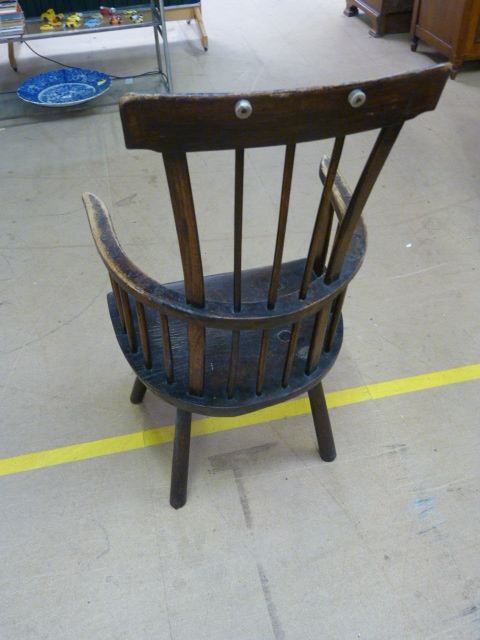 An Antique welsh comb back chair in Ash and poss Fruitwood with curved top rail. Thick odd shaped - Image 4 of 6