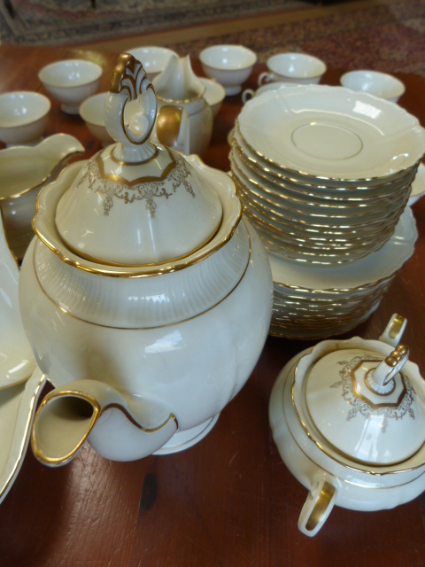 Bavarian part dinner service along with similar Harlequin set of Carstens Porcelain china - Image 9 of 10