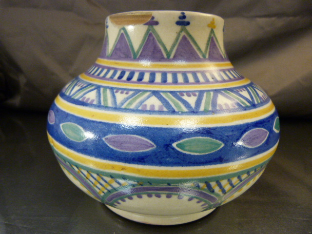 Poole Pottery Squat Vase in a Geometric design. Pattern WH and makers mark indistinct. Shape - Image 2 of 6