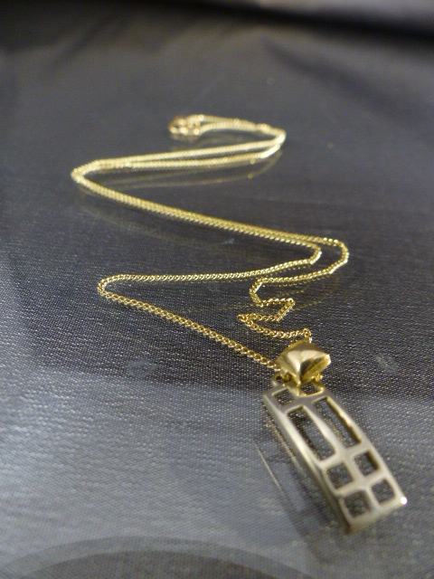 9ct Gold fine link chain set with a 9ct white Gold M&S Pendant. - Total approx weight - 2.9g - Image 2 of 2