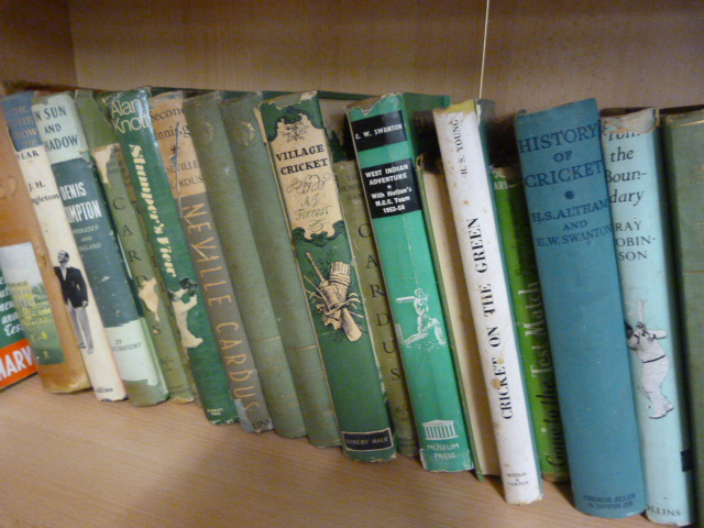 Collection of vintage Cricket books over two shelves - Image 3 of 3