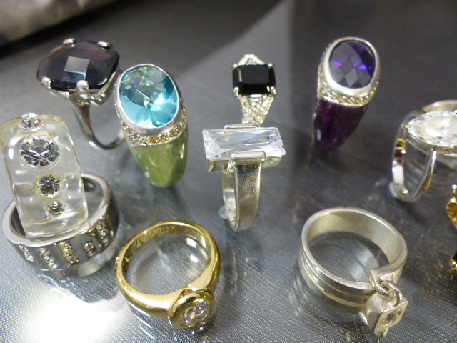 Thirteen costume rings to include some silver (Mostly M&S). - Image 5 of 5