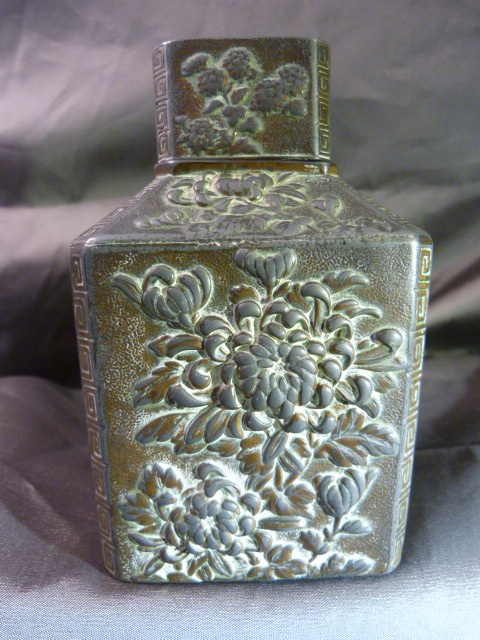 Oriental Bronzed Tea Caddy with Lid and Cover. Decorated with embossed floral motif's - Image 2 of 8