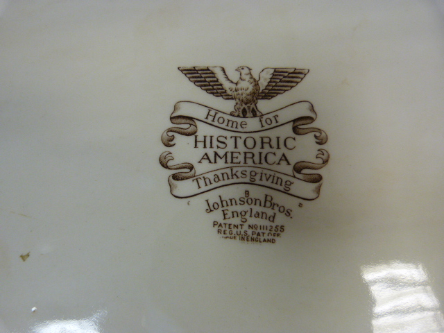 Pair of Johnson Bro's meat platters in the pattern 'Thanksgiving' along with two others. Diameter of - Image 4 of 6