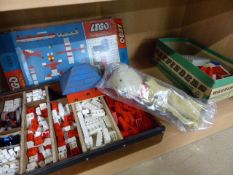 Vintage boxed lego to include '030' 'The Building toy' along with various other pieces of vintage