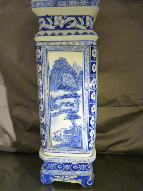 Modern Blue and white oriental transfer vase of rectangular form on a matching plinth. Blue - Image 3 of 5