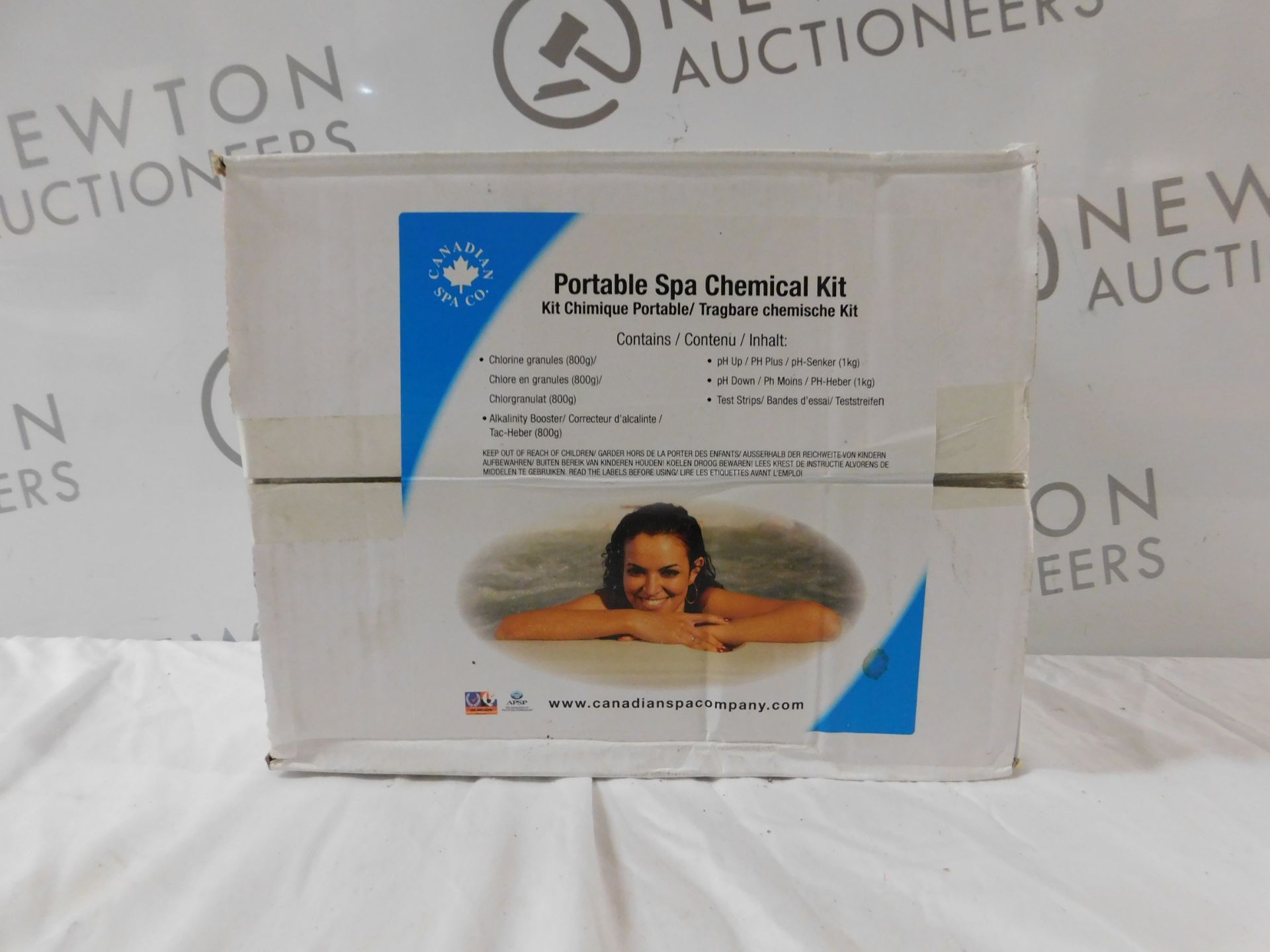 1 BOXED PORTABLE SPA AND POOL CHEMICAL KIT RRP £99.99