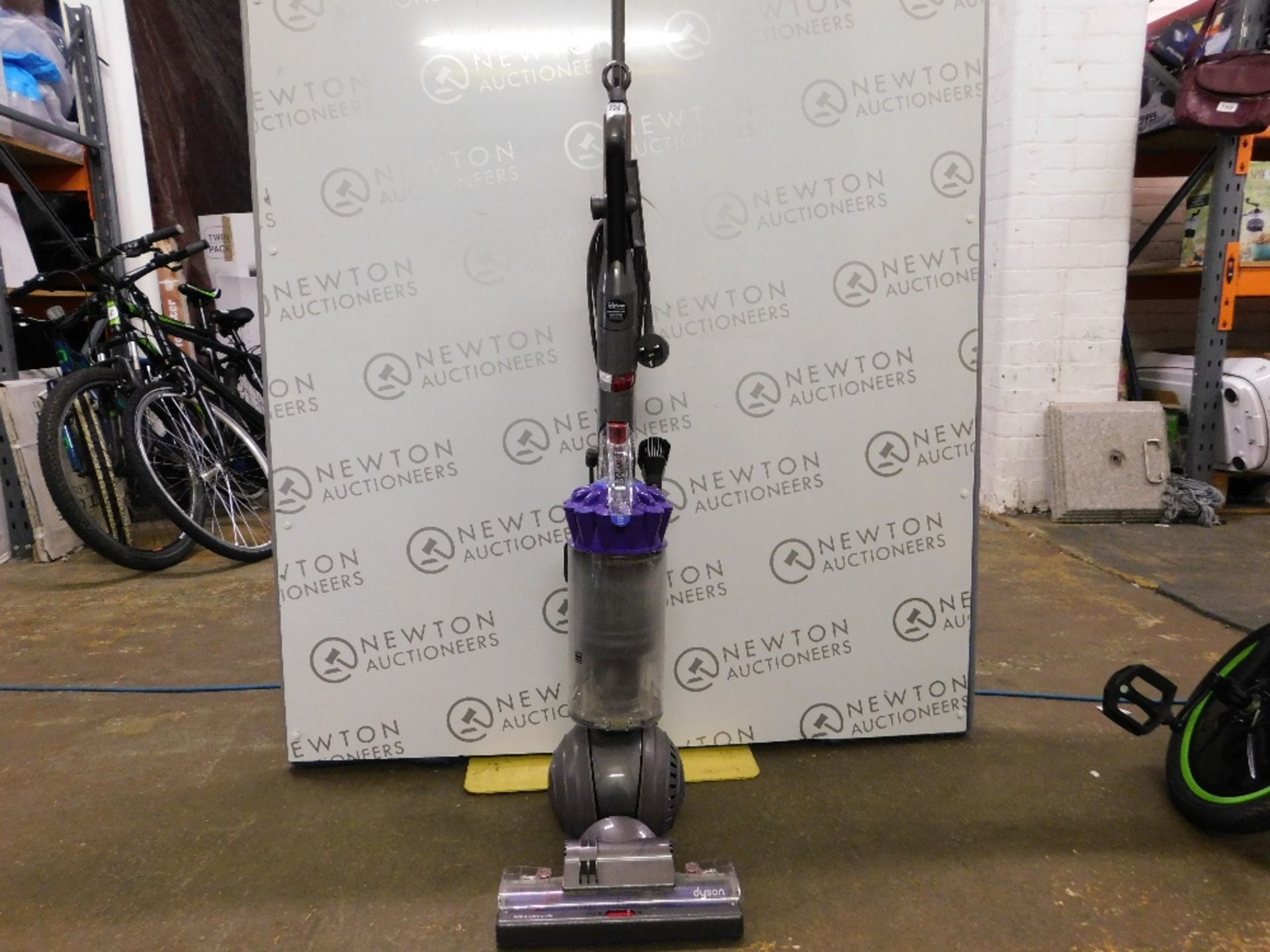 1 DYSON DC40 ANIMAL BALL VACUUM CLEANER WITH ACCESSORIES RRP £389.99