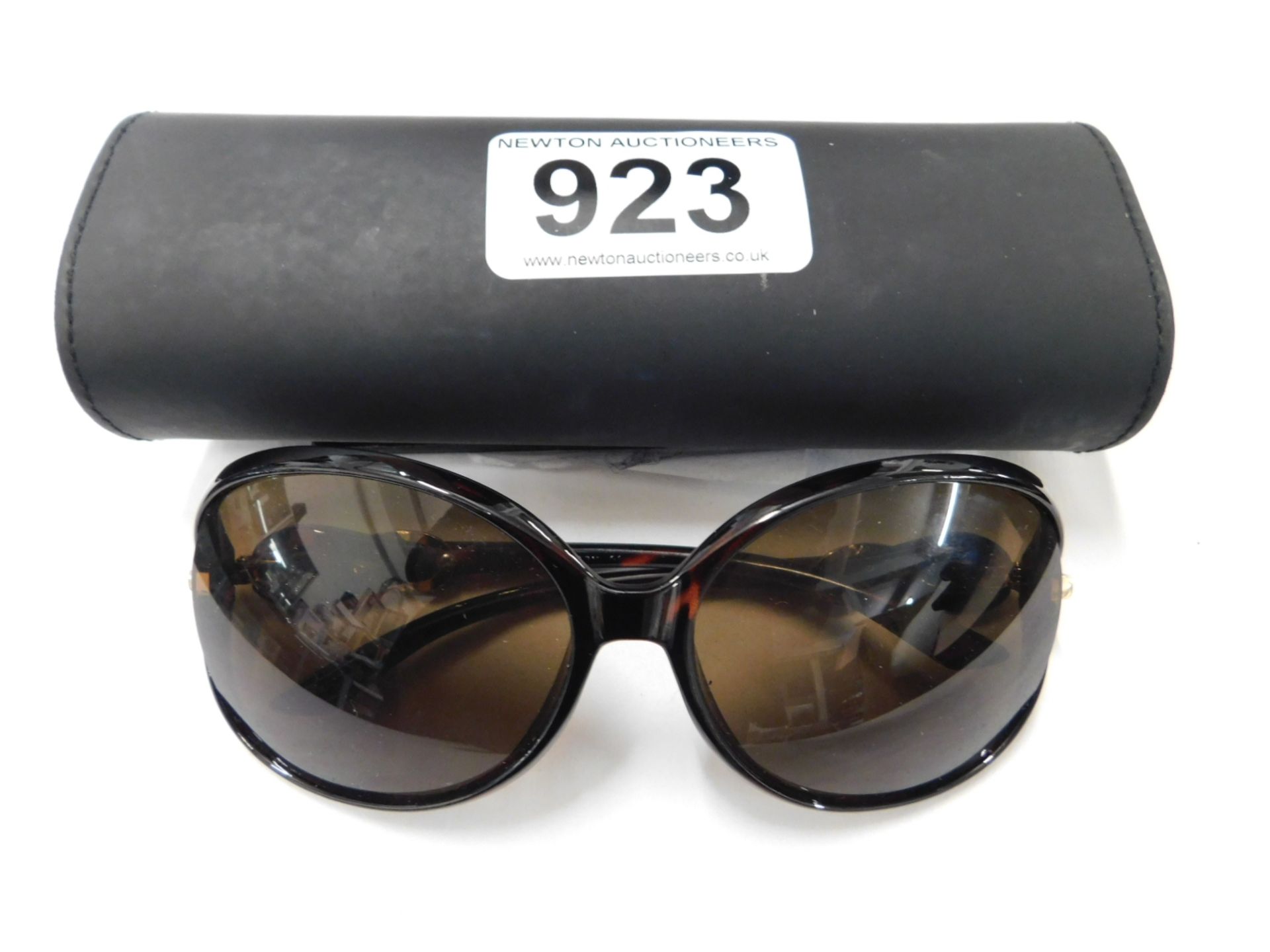 1 PAIR OF ELLE SUNGLASSESS WITH CASE RRP £69.99