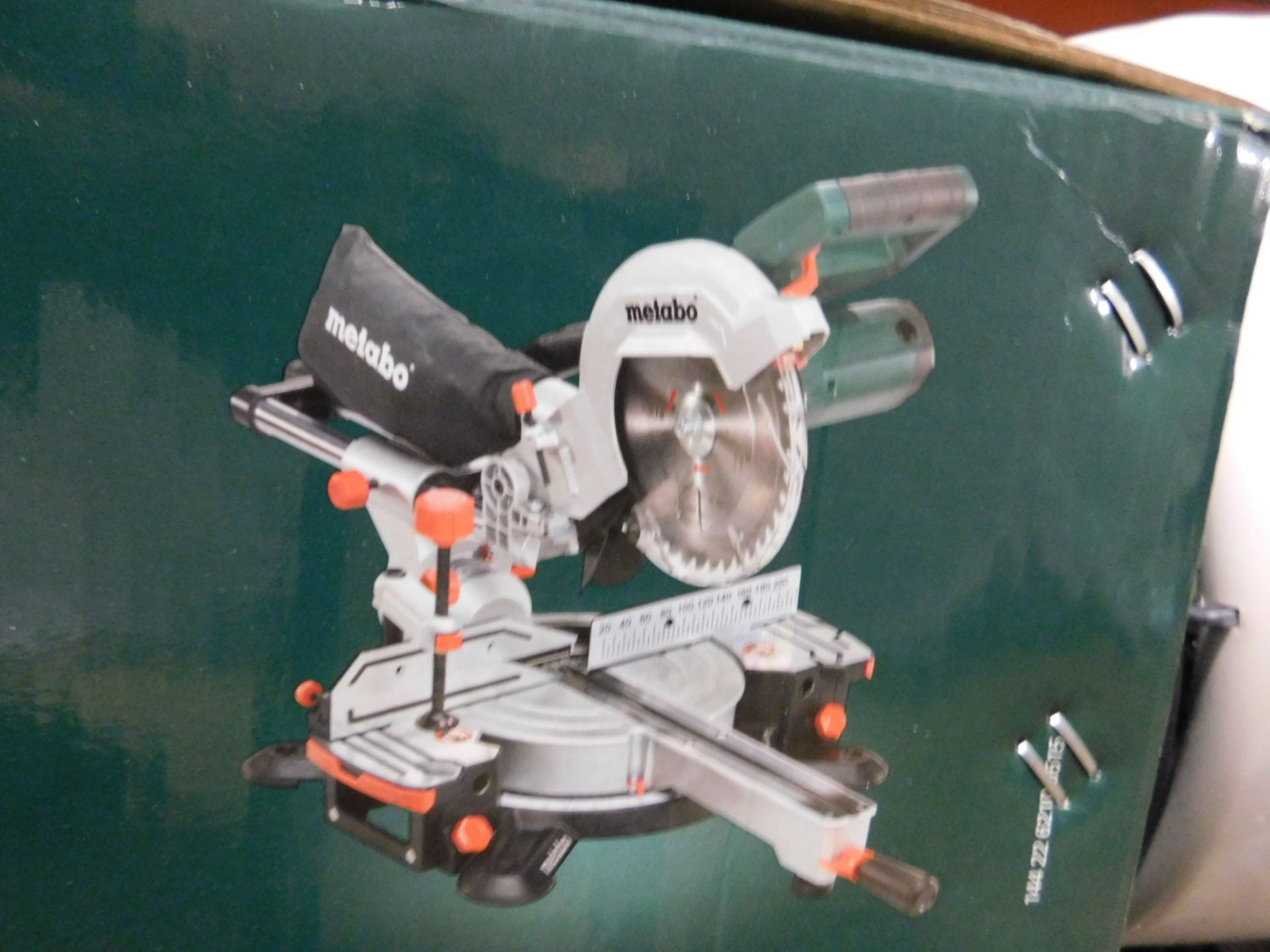 1 BOXED METABO KGS216M CROSS CUT SAW WITH LASER RRP £199.99