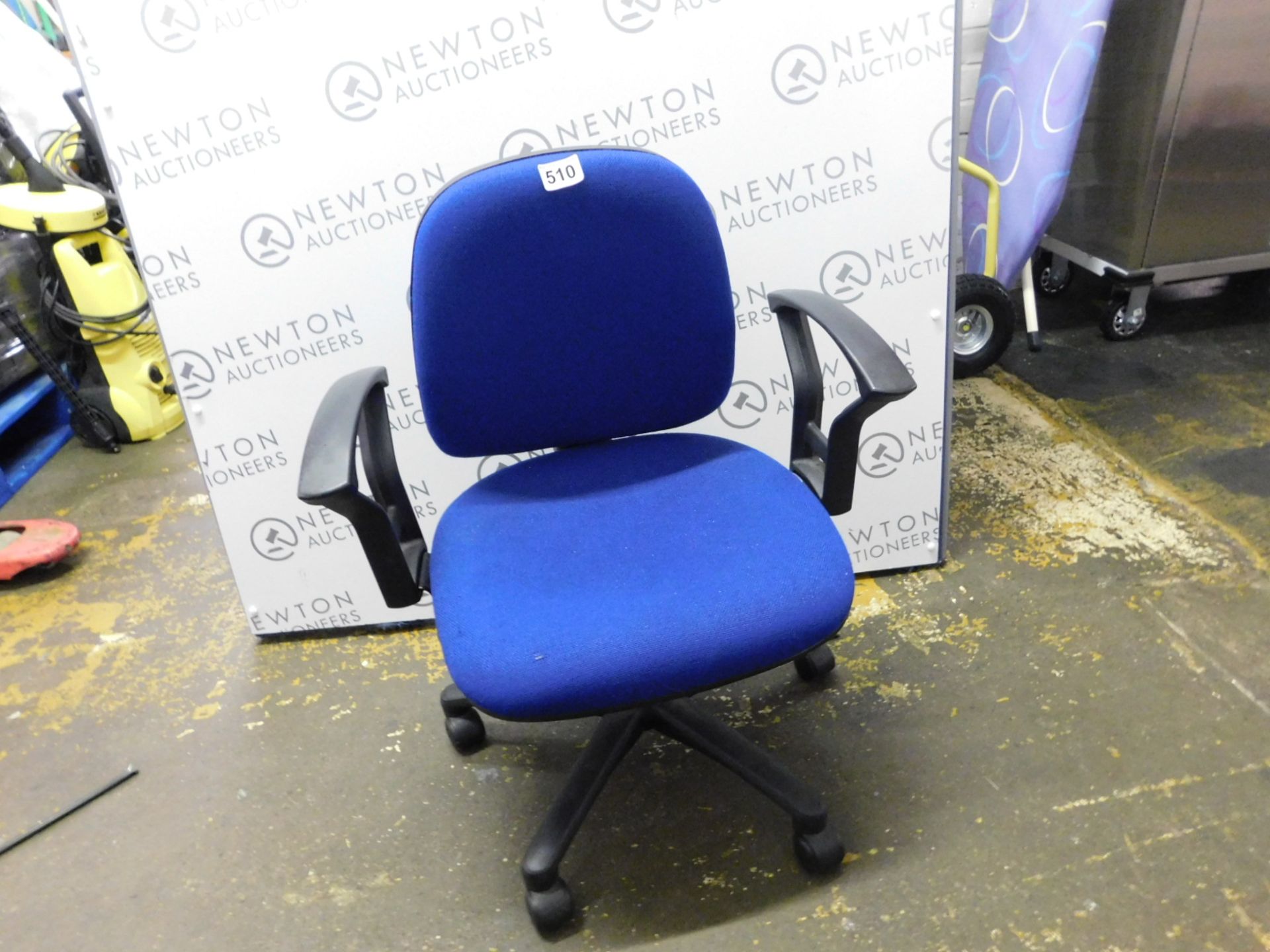 1 BLUE FABRIC OFFICE CHAIR RRP £79.99