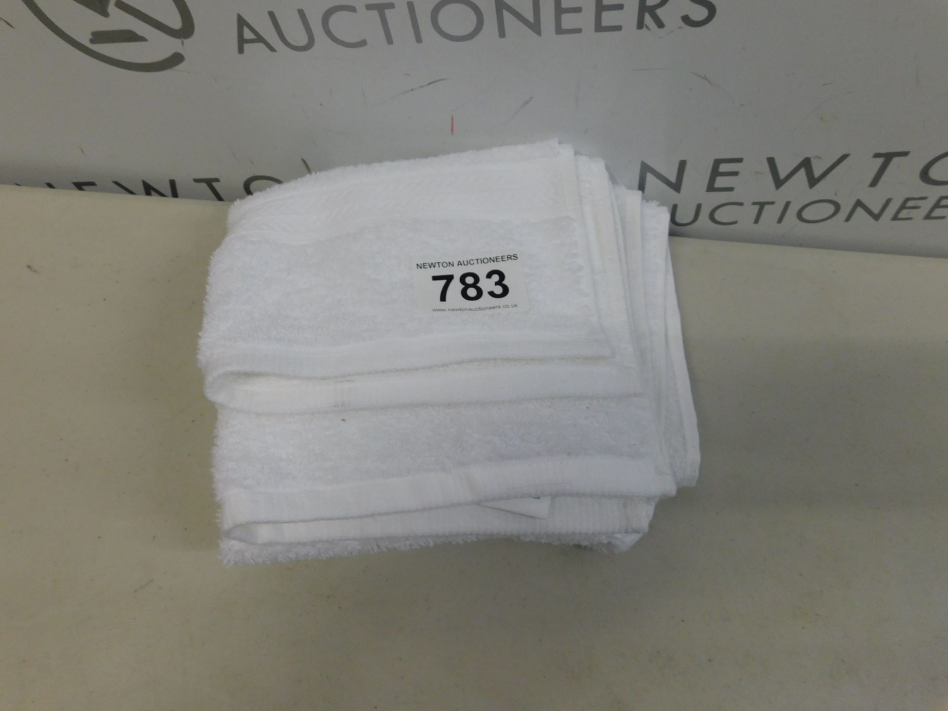 1 SET OF 2 GRANDUER HOSPITALITY HAND TOWELS RRP £29.99