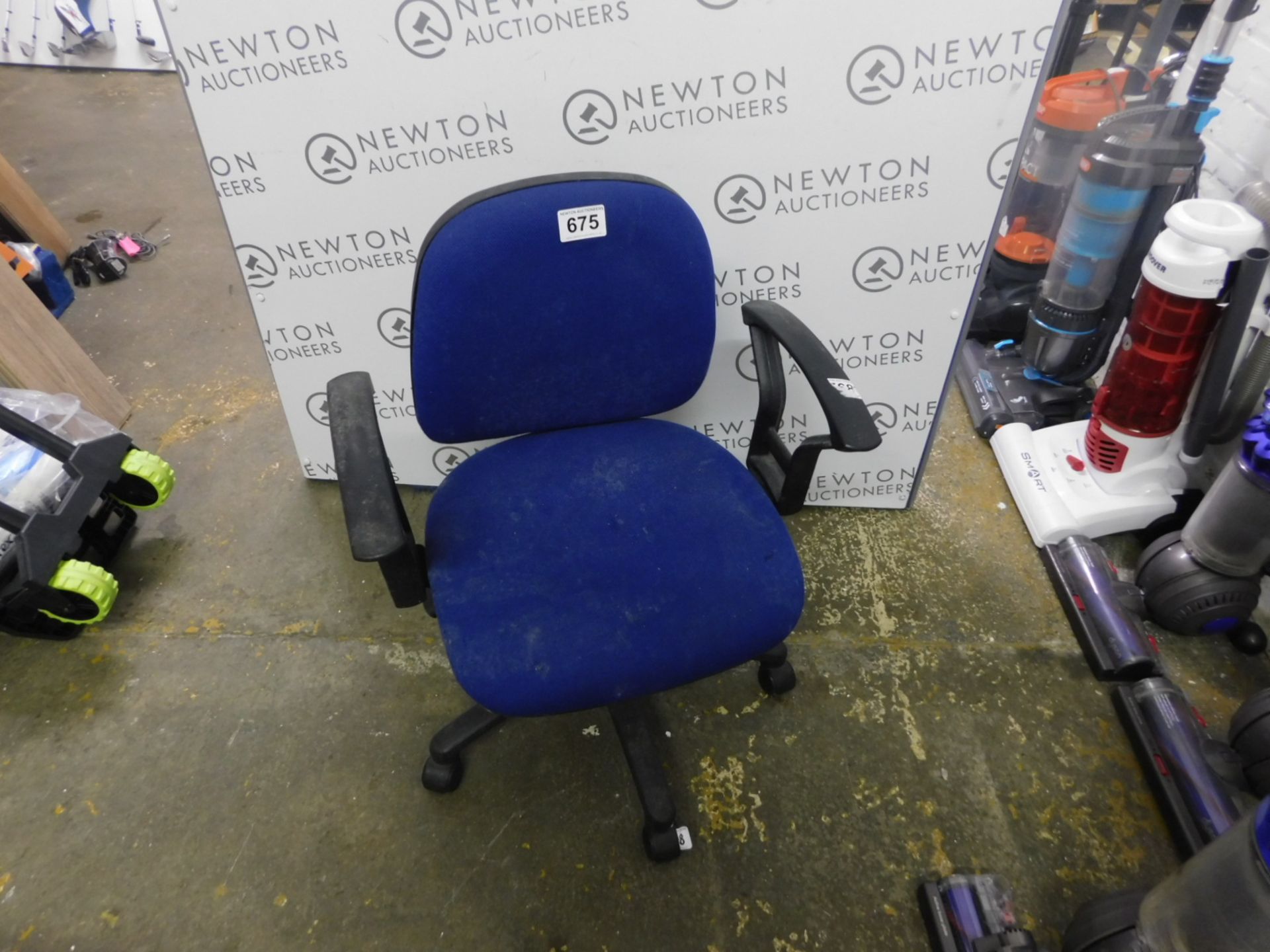 1 BLUE FABRIC OFFICE CHAIR RRP £54.99