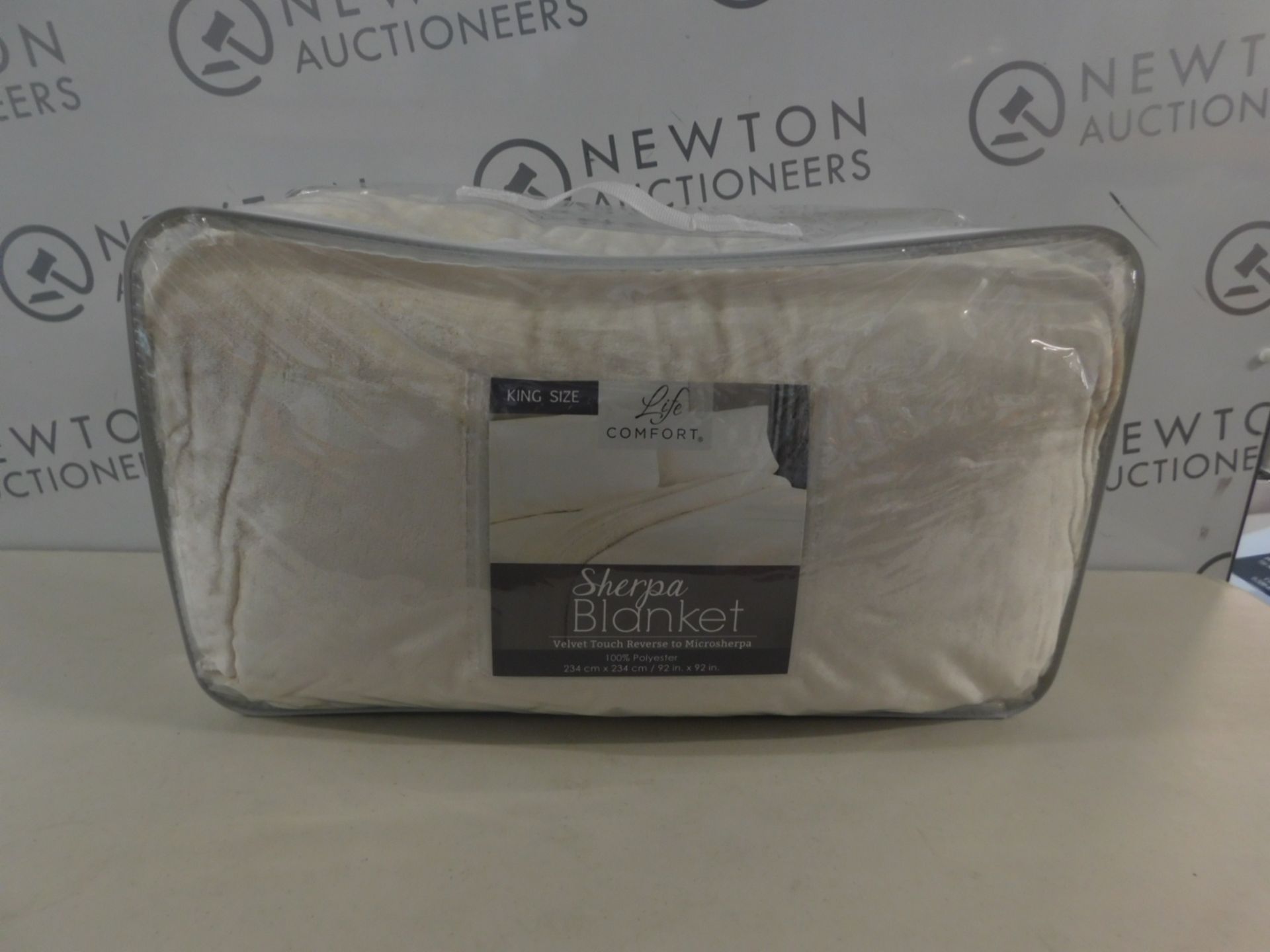 1 BAGGED LIFE COMFORT CREAM SHERPA BLANKET - KING SIZE RRP £39.99