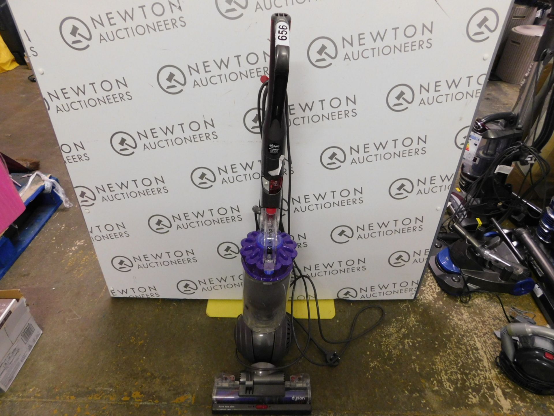 1 DYSON DC40 ANIMAL BALL VACUUM CLEANER RRP £389.99