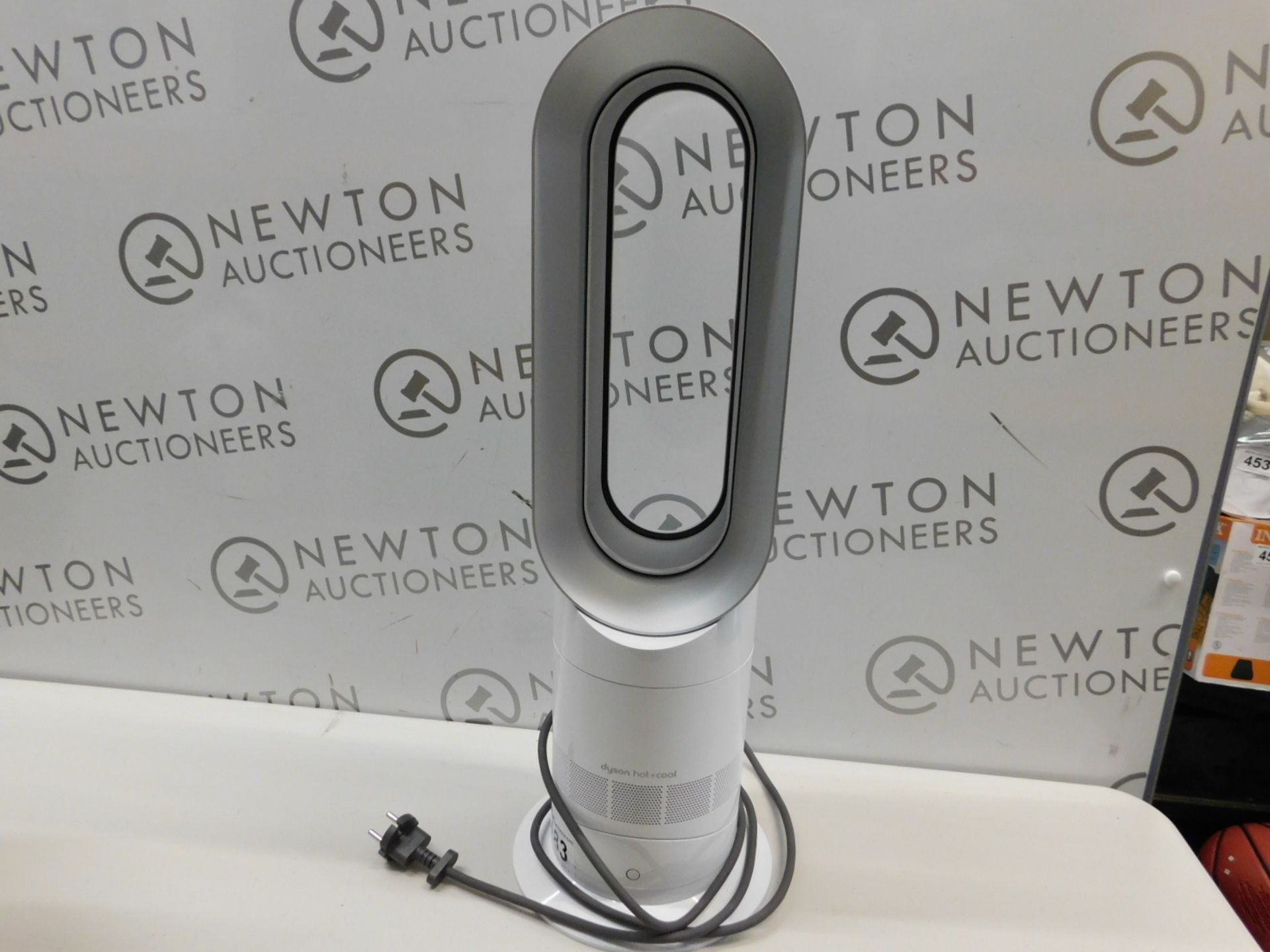 1 DYSON AM09 HOT AND COOL JET FOCUS FAN RRP £399