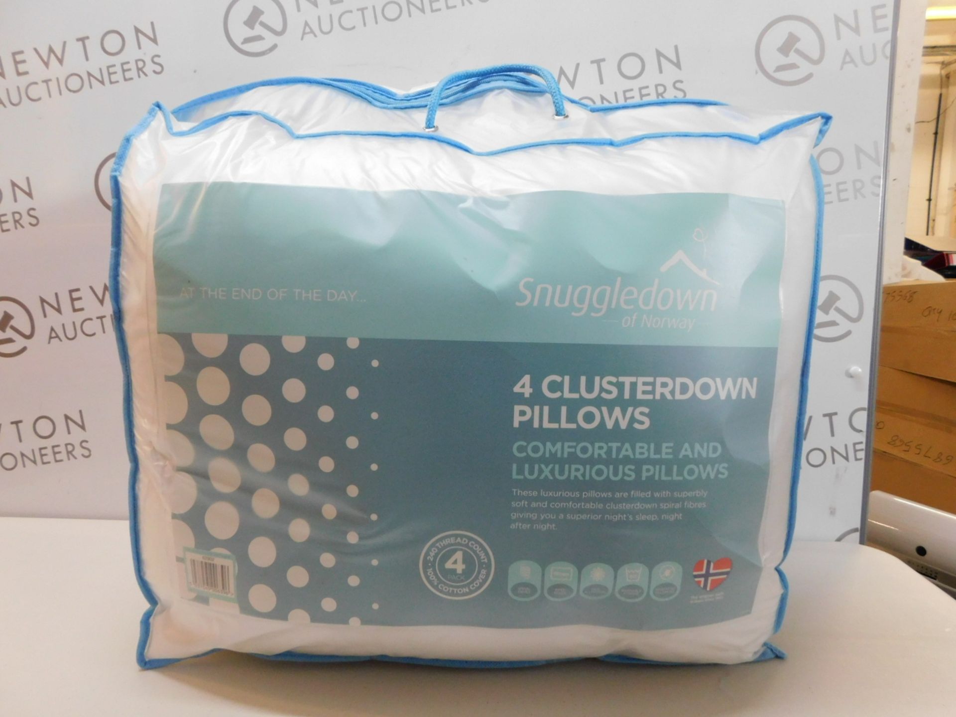 1 BAGGED PACK OF 4 SNUGGLEDOWN OF NORWAY CLUSTERDOWN COMFORTABLE & LUXURIOUS NON-ALLERGENIC