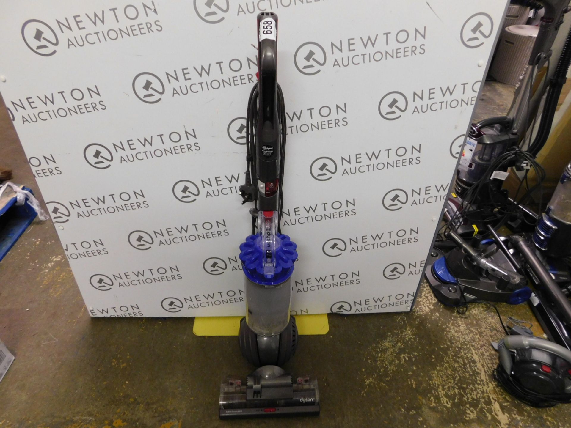 1 DYSON DC40 ANIMAL BALL VACUUM CLEANER RRP £389.99