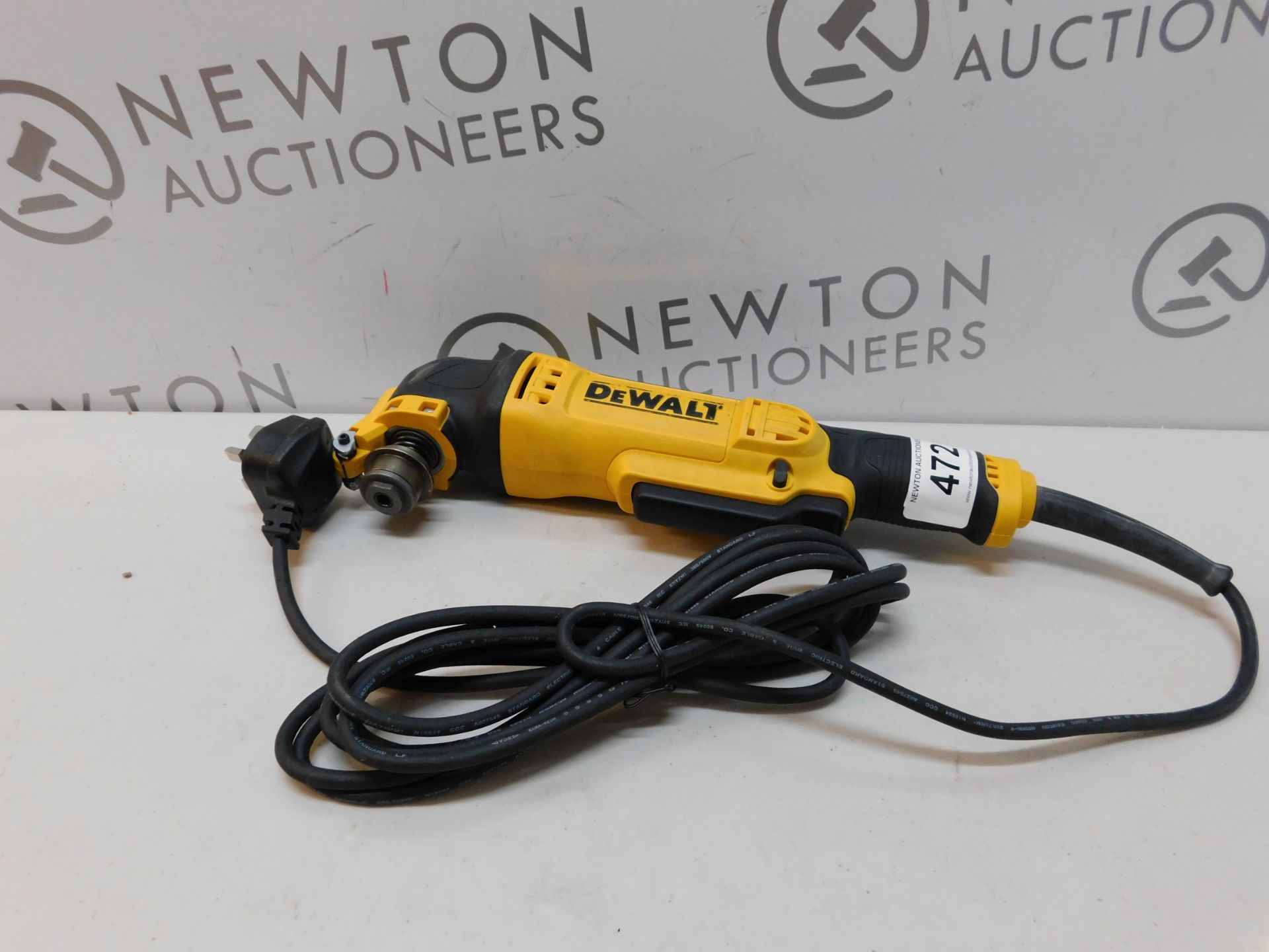 1 DEWALT DWE315KT 300W 240V MULTI CUTTER RRP £199.99