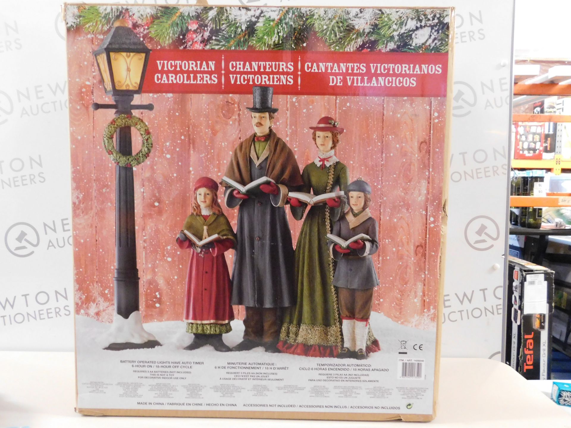 1 BOXED VINTAGE STYLE VICTORIAN CAROLLERS RRP £129.99