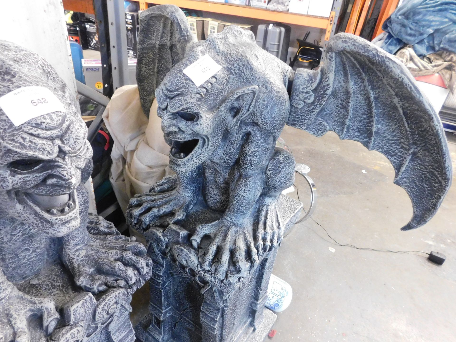 1 BOXED HALLOWEEN 3FT 7" HAUNTED GARGOYLE WITH LIGHTS AND SOUNDS RRP £149.99