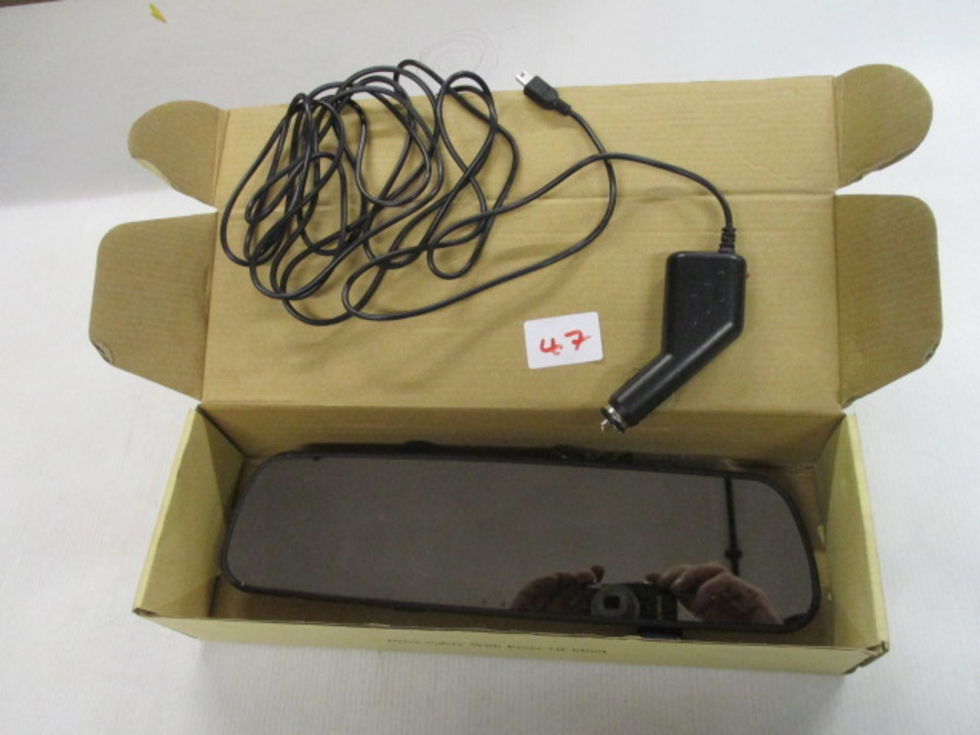 Boxed factory sample hd re-view mirror camera with 12v charging lead