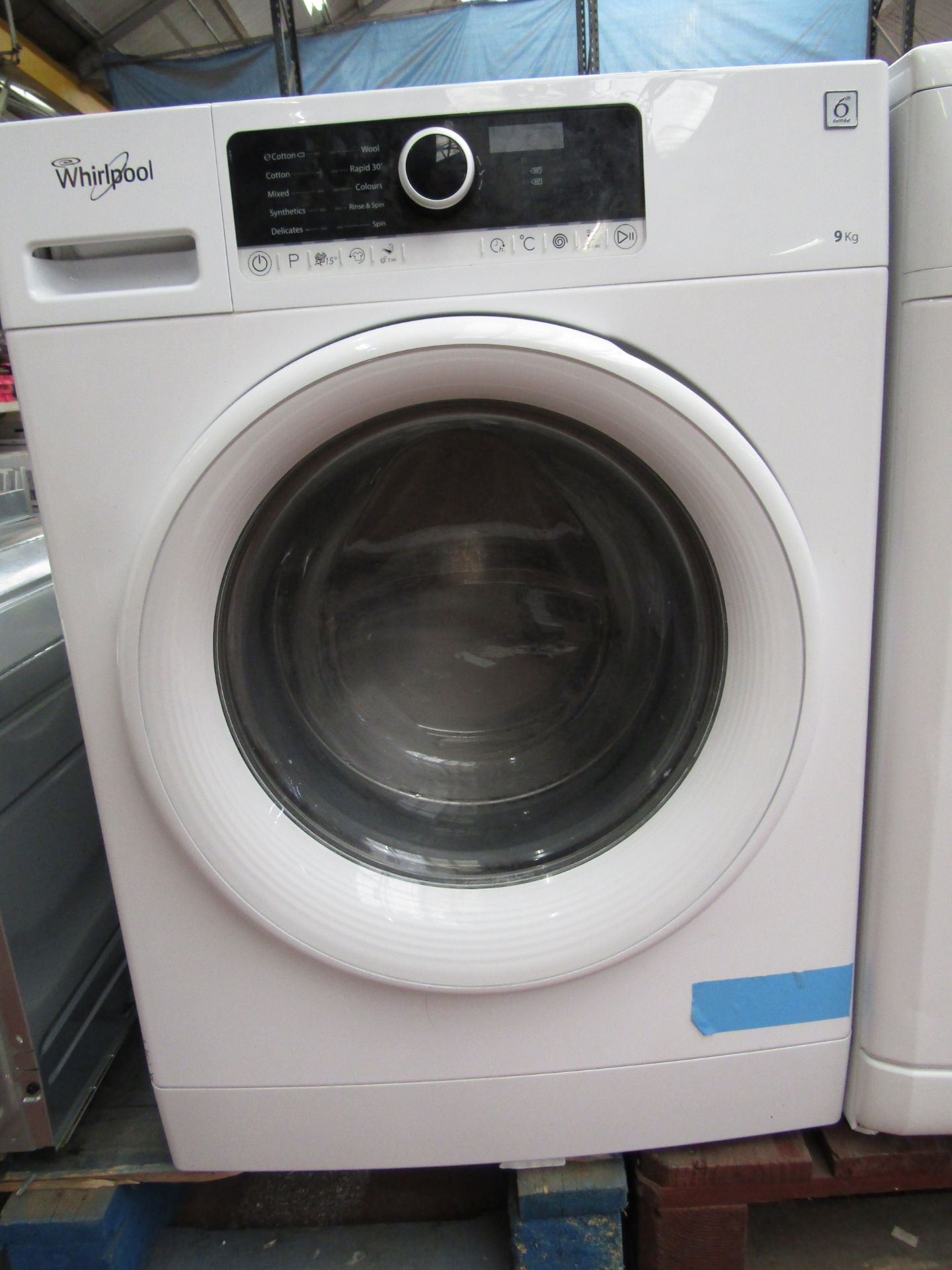 Whirlpool 6th sense 9Kg Washing machine, powers on and Spins