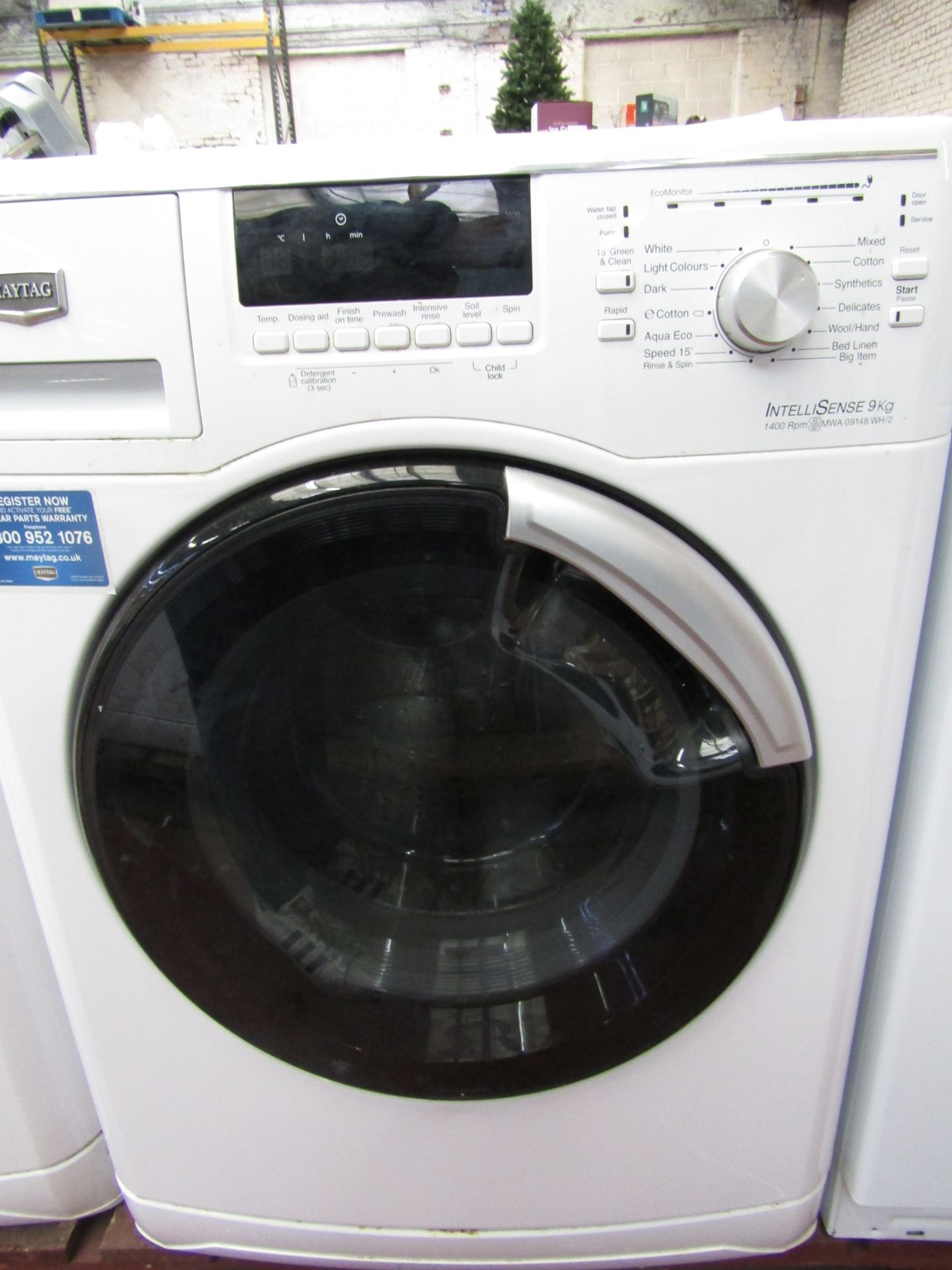 Maytag MWA 09148 WH/2 Intellisense 9Kg washing machine, powers up and Spins
