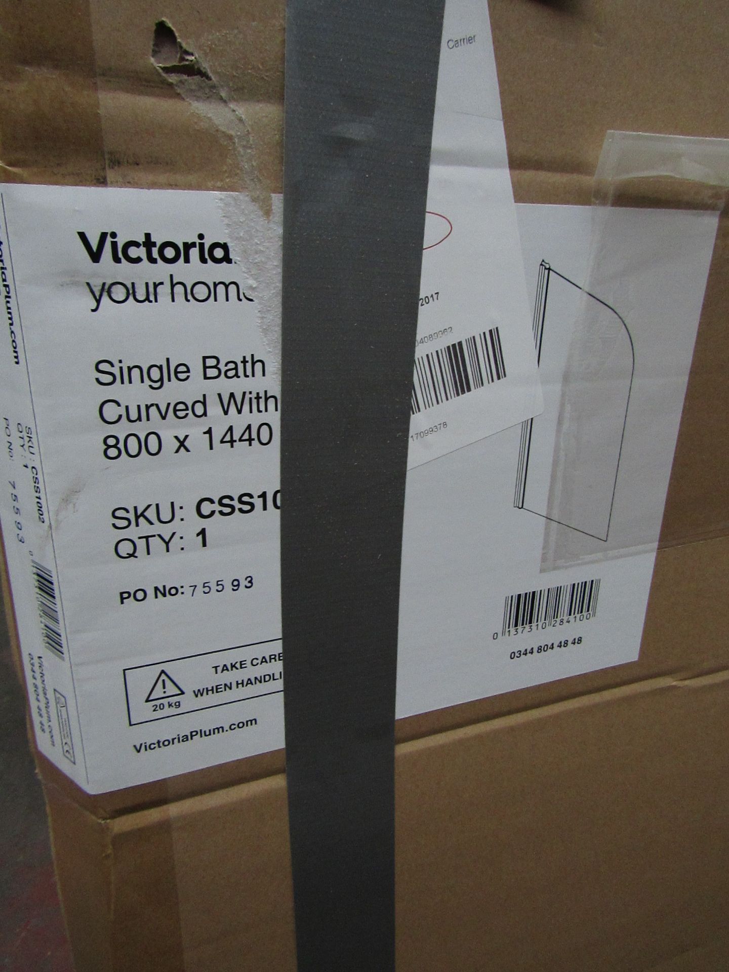 Victoria Plumb Single Bath Screen Curved without Rail, 800 x 1440 x 6mm. New & Boxed.