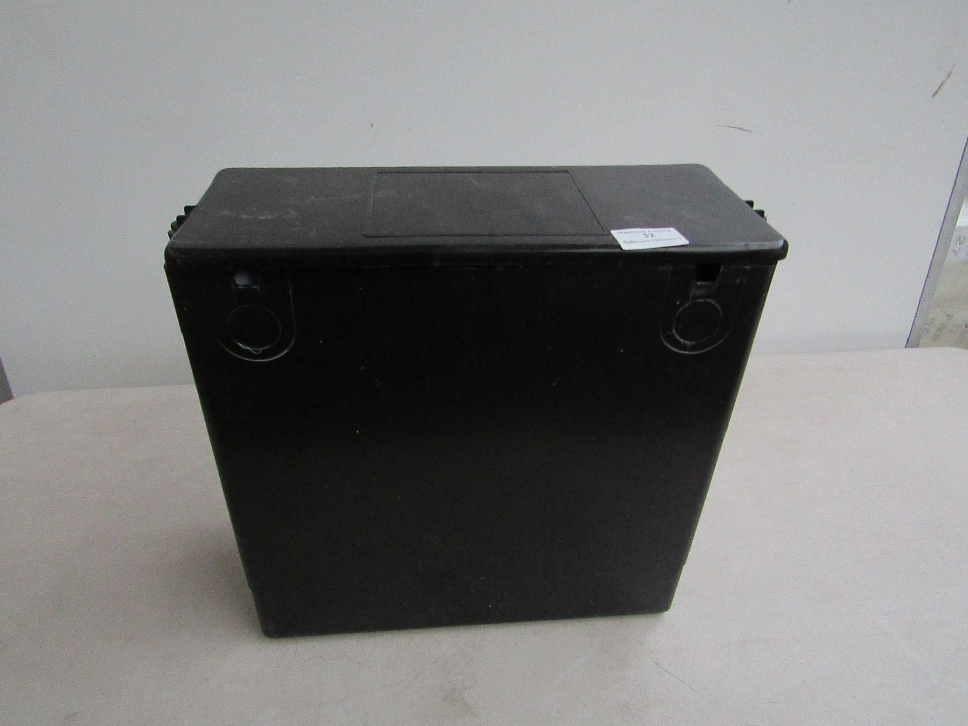 Victoria Plumb Concealed Bottom Entry Cistern. New & Boxed