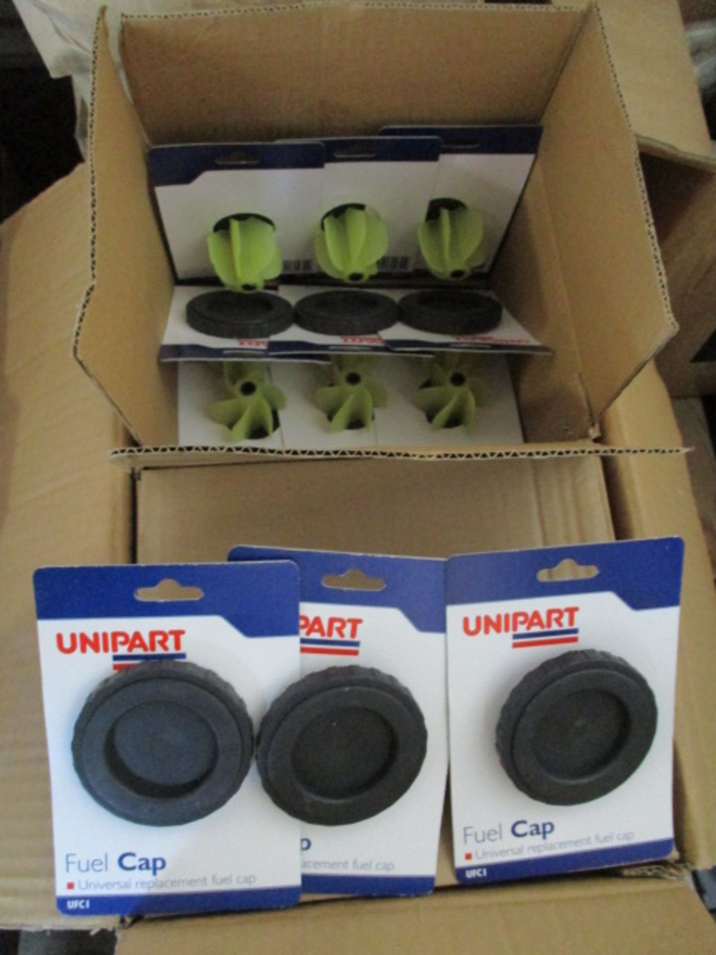 Approx 48 pcs new unused universal replacement fuel cap