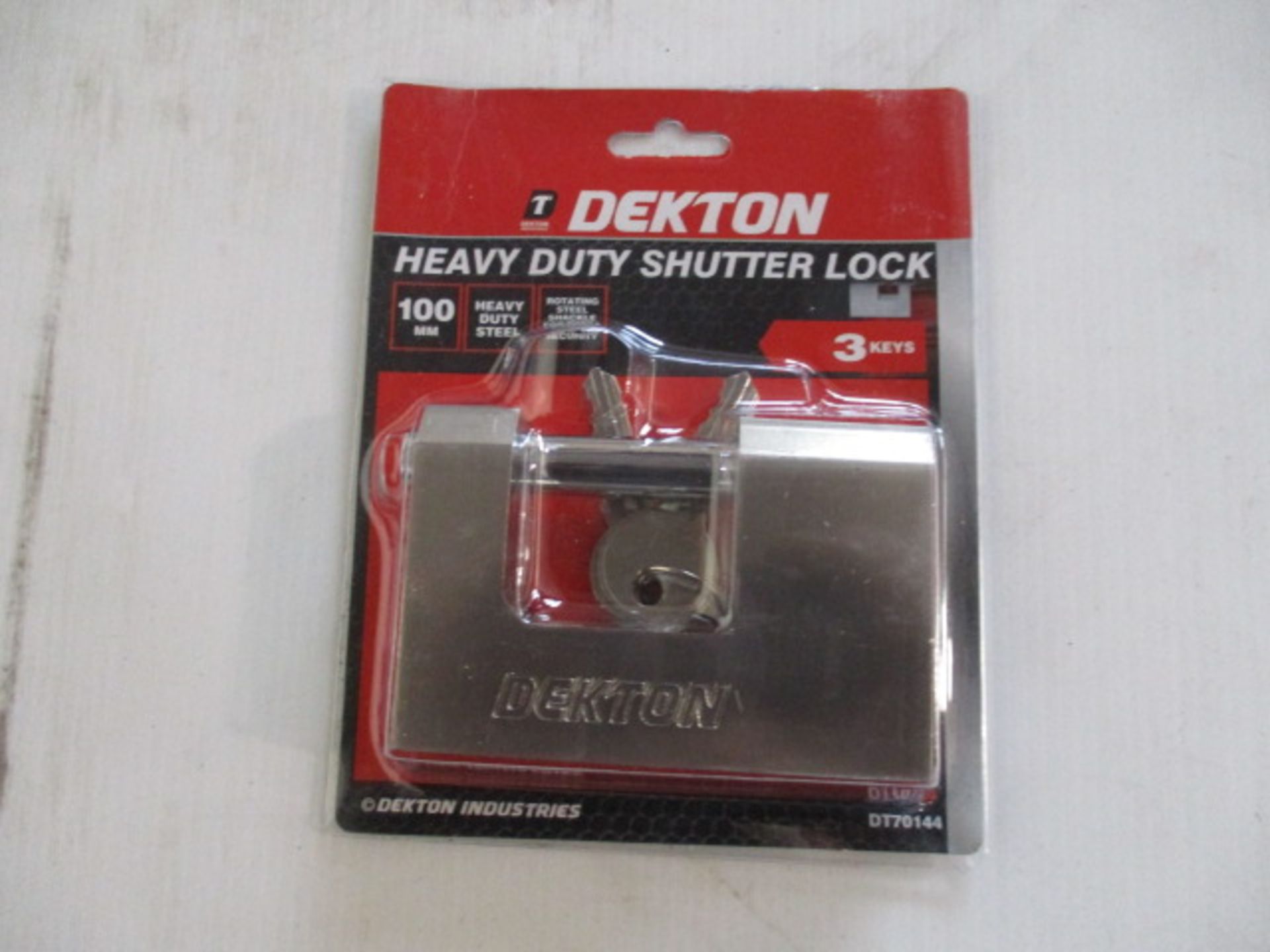 Dekton heavy duty shutter lock new and sealed with 3 keys
