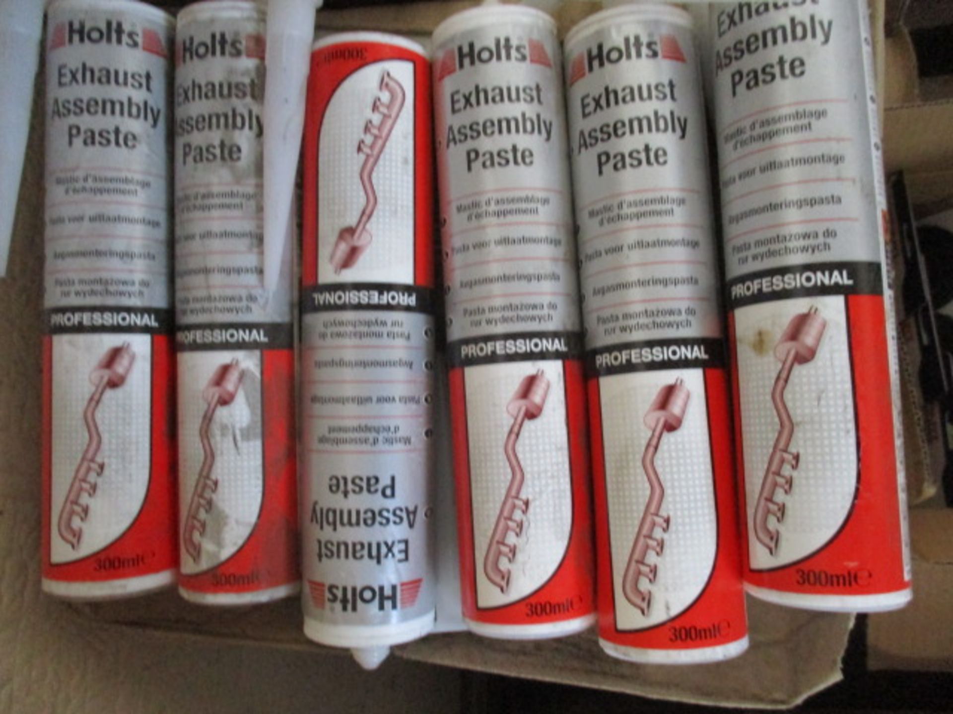 Carton to contain 6 pcs new and unused Holts exhaust assembly paste