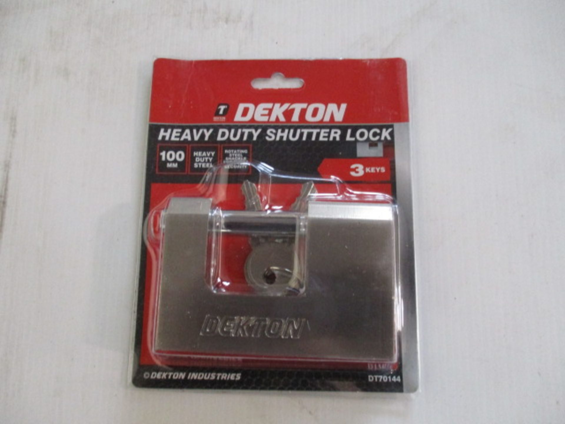 Dekton heavy duty shutter lock new and sealed with 3 keys